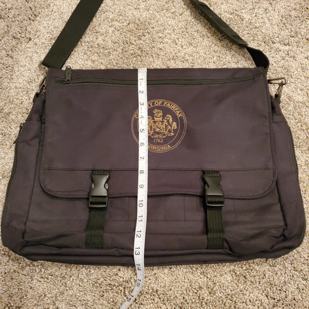 Norwood Airtex County of Fairfax Virginia Crossbody/Shoulder/Lap top Bag